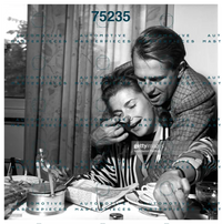 GETTY 186173512_british-racing-driver-peter-collins-holding-his-american-wife-louis.jpg